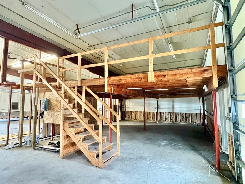 More Photos Of 986 State St, Cassopolis Warehouse For Sale