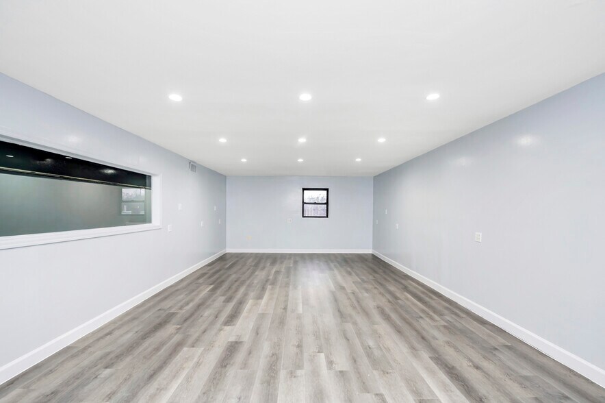 More Photos Of 1840 Falmouth Ave, New Hyde Park Warehouse For Sale