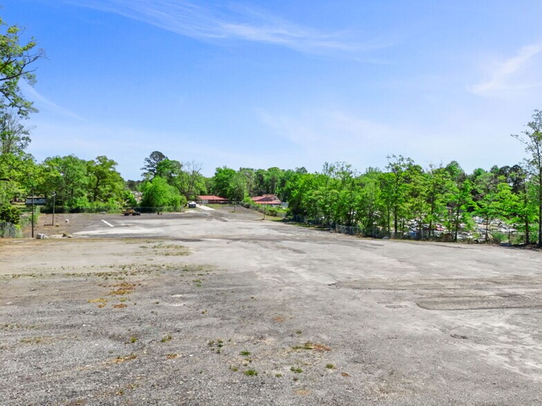 More Photos Of 623 Highway 29 S, Newnan Parking Lot For Lease