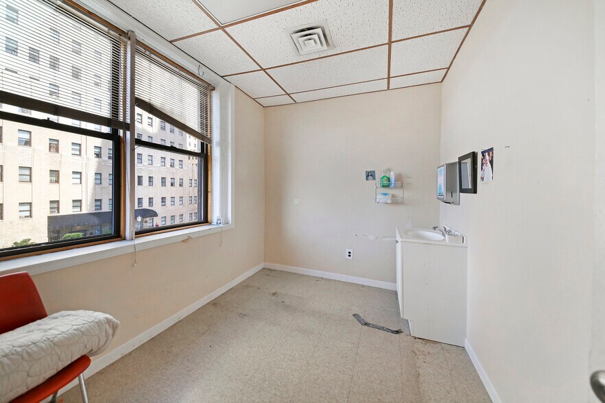 More Photos Of 8 Baldwin Ave, Jersey City Medical For Sale