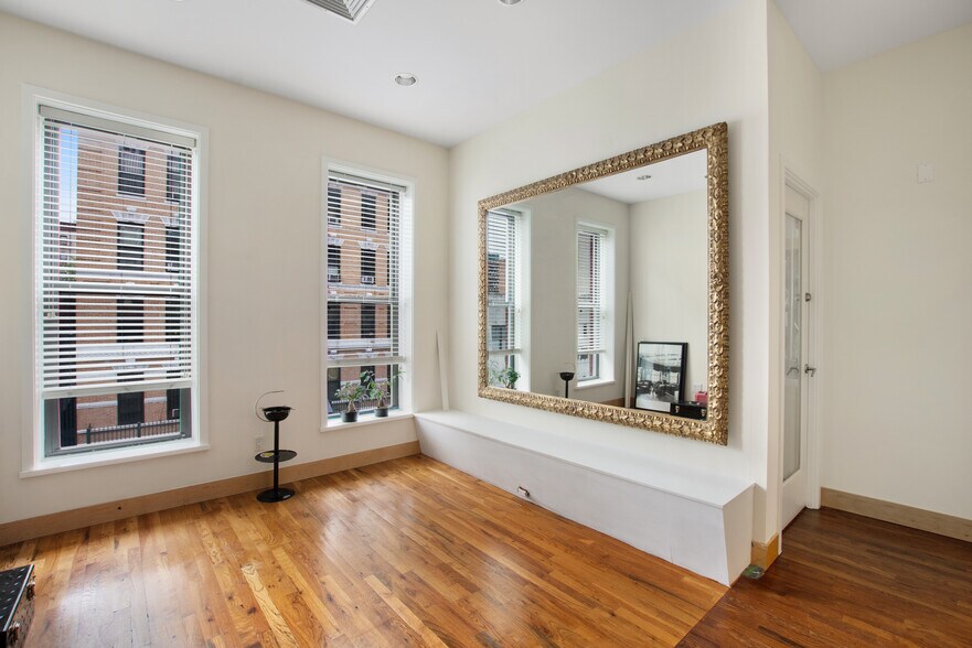 More Photos Of 417 W 126th St, New York Flex For Sale