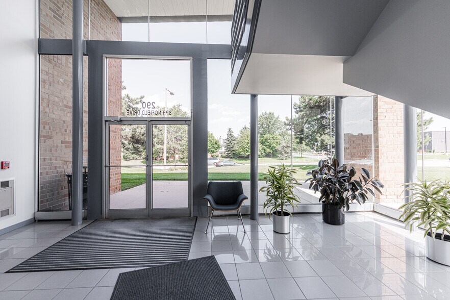 More Photos Of 290 Springfield Dr, Bloomingdale Medical For Lease