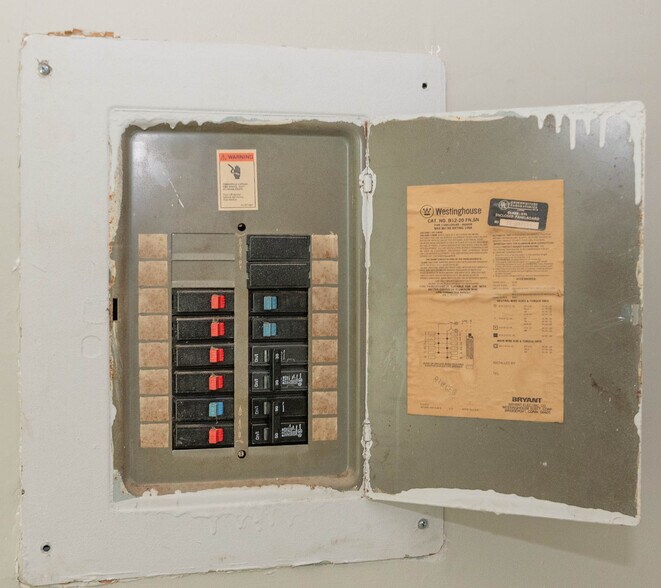 More Photos Of 332 S Franklintown Rd, Baltimore Apartments For Sale