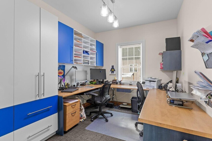 More Photos Of 122 Rue Jean-Talon, Saint-jean-sur-richelieu Storefront Retail Office For Sale