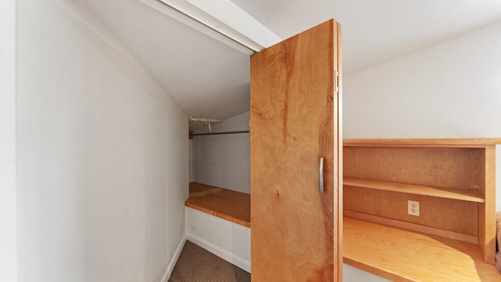 More Photos Of 1320 E Pump Station Rd, Fayetteville Light Manufacturing For Sale