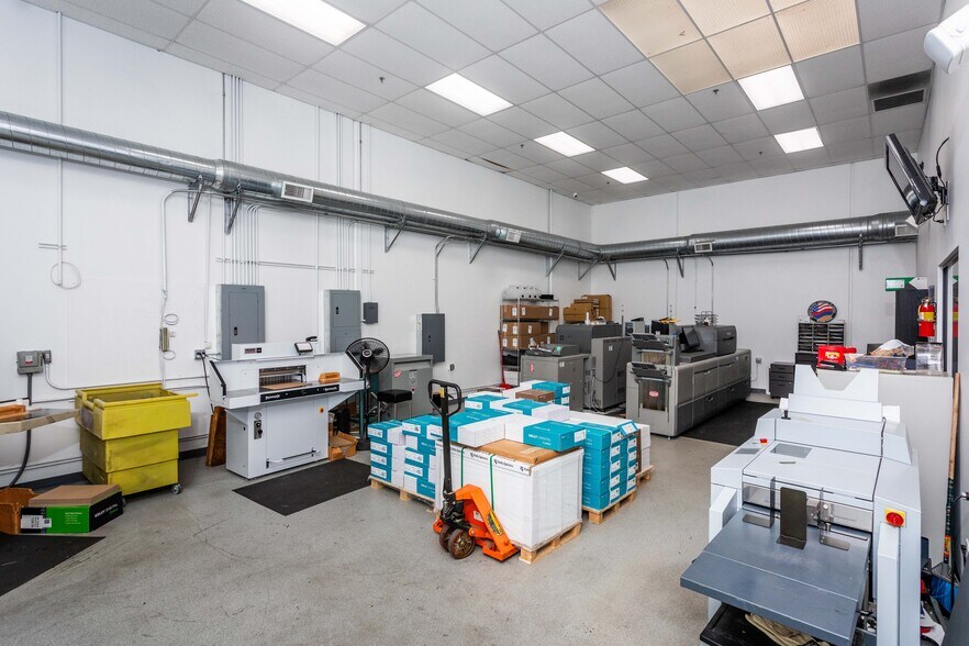 More Photos Of 15840 W Monte St, Sylmar Warehouse For Sale