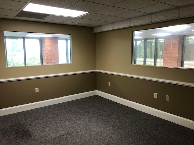 More Photos Of 25 Goss Dr, Hampton Medical For Sale