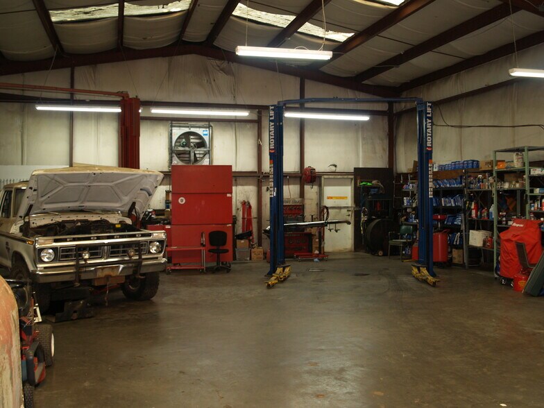 More Photos Of 760 Ledford St SE, Smyrna Warehouse For Sale