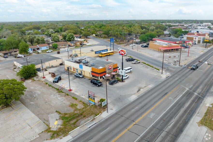 More Photos Of 1179 E Main St, Alice Fast Food For Sale