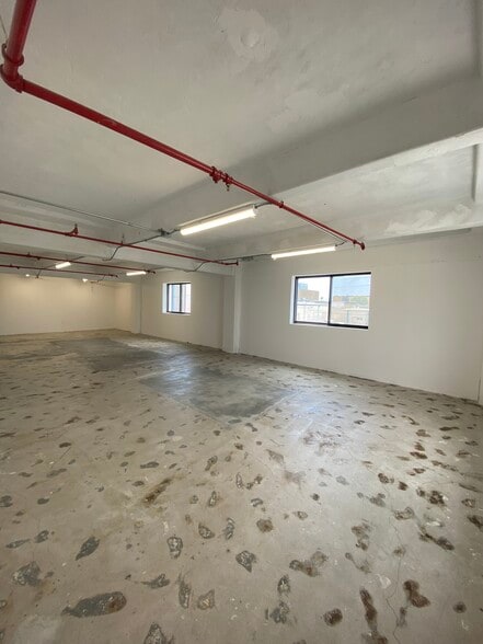 More Photos Of 901 E 31st St, Los Angeles Manufacturing For Lease
