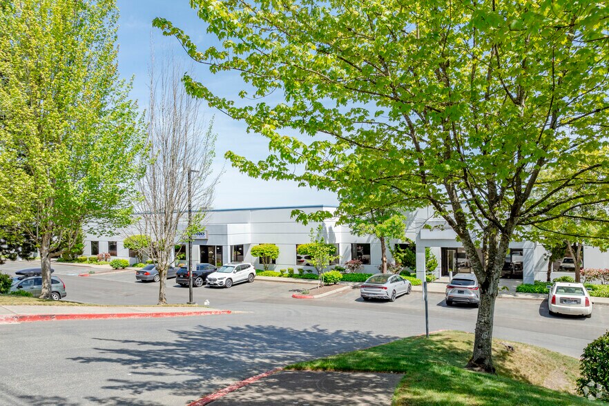More Photos Of 18900 8th Ave S, Seatac Warehouse For Lease
