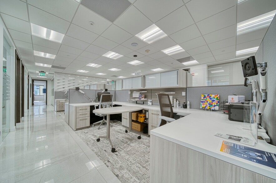 More Photos Of 1200 Brickell Ave, Miami Office For Lease