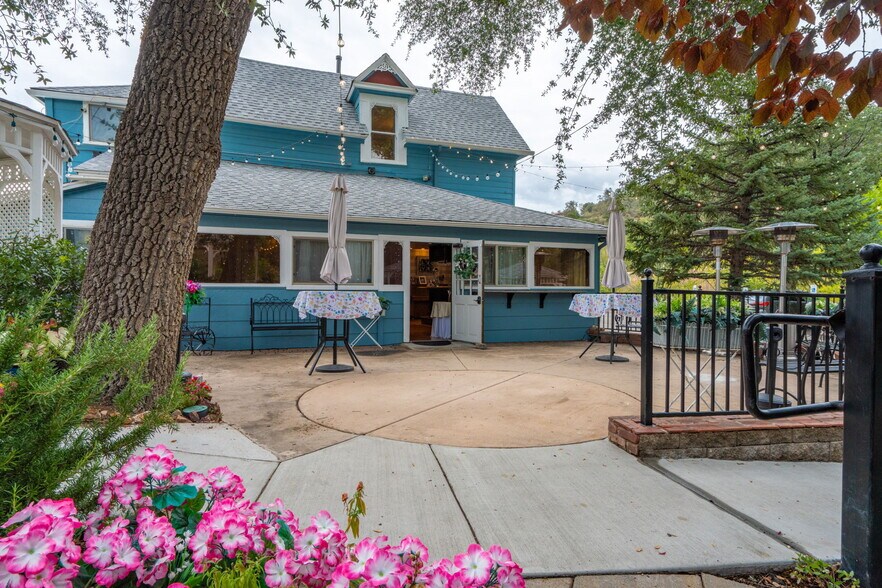 More Photos Of 2516 Willow Creek Rd, Prescott Freestanding For Sale