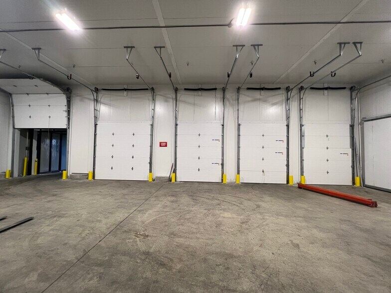 More Photos Of 7500 NW 25th St, Miami Refrigeration Cold Storage For Sale