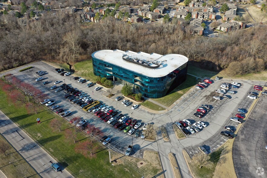 More Photos Of 8282 S Memorial Dr, Tulsa Office For Lease