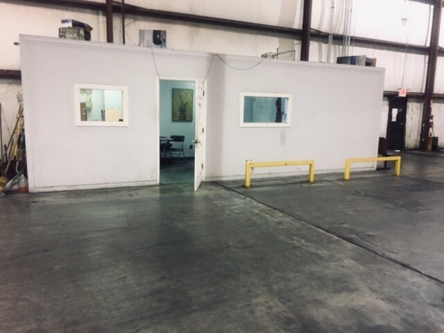 Primary Photo Of 16481 Sawmill Rd, Moundville Warehouse For Lease