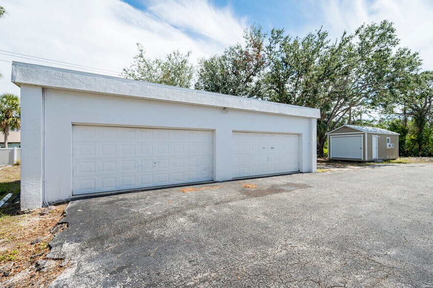 More Photos Of 655 N Indiana Ave, Englewood Medical For Sale