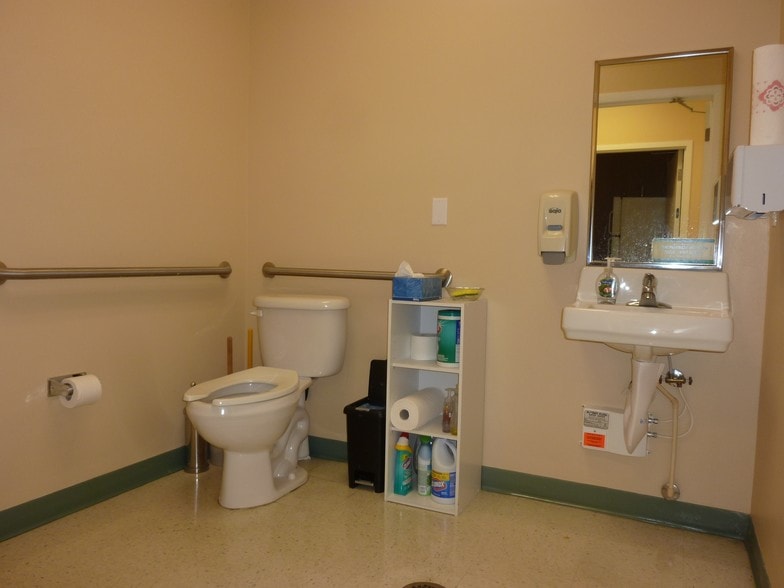 More Photos Of 2025 SW 75th St, Gainesville Medical For Lease