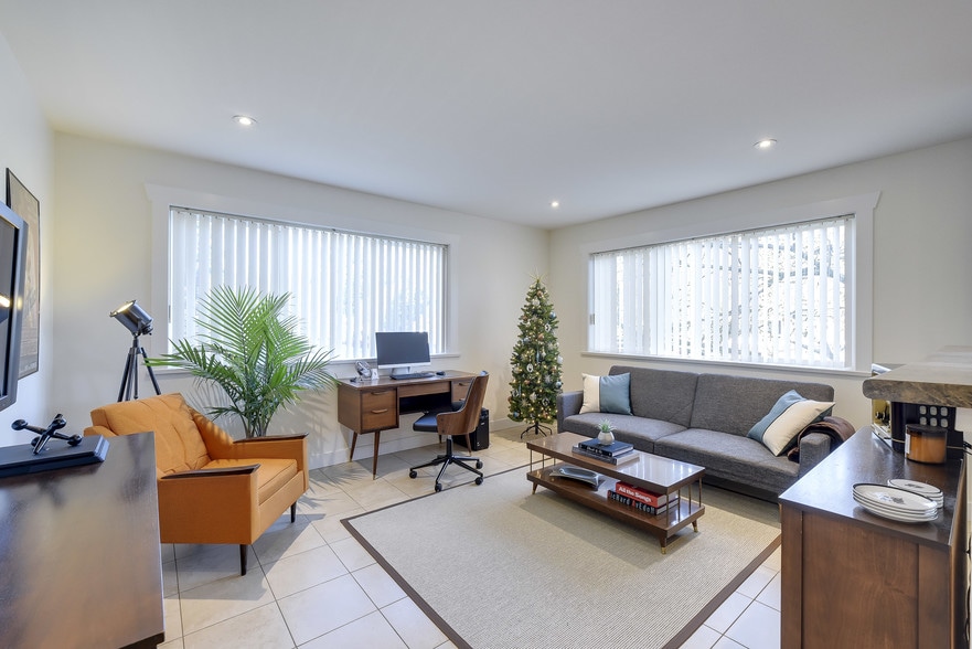 More Photos Of 9103 Glover Rd, Langley Storefront Retail Residential For Lease