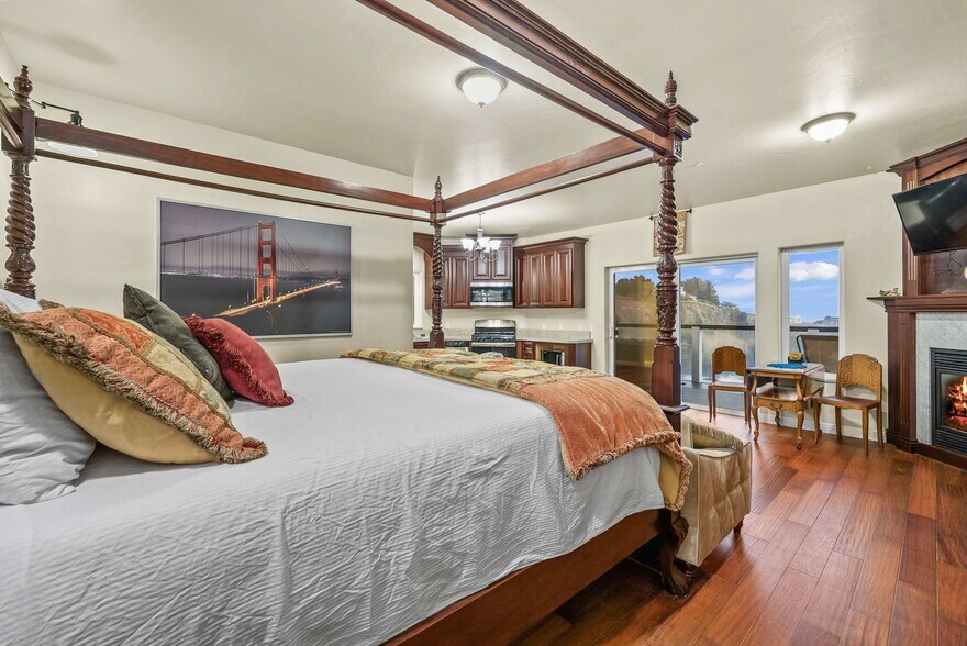 More Photos Of 266 Dolphin Dr, Whitethorn Hotel For Sale