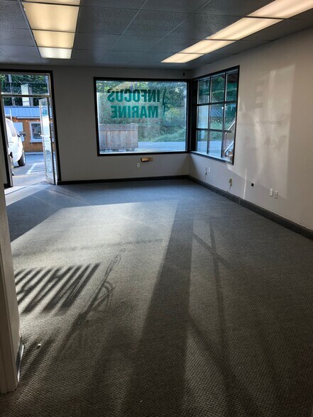 Primary Photo Of 9218 Brownsville Hwy NE, Bremerton Freestanding For Lease