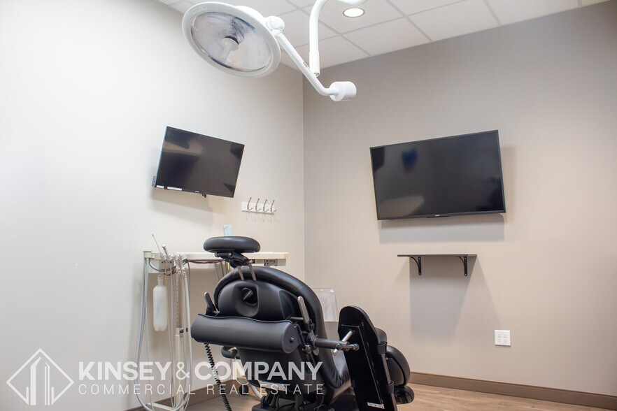 More Photos Of 7586 W Jewell Ave, Lakewood Medical For Sale