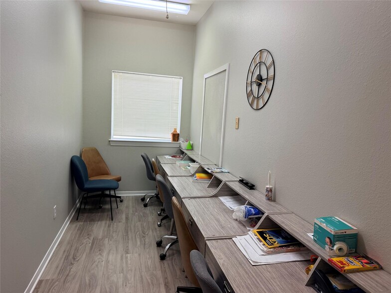 More Photos Of 5228 Village Creek Dr, Plano Office For Sale