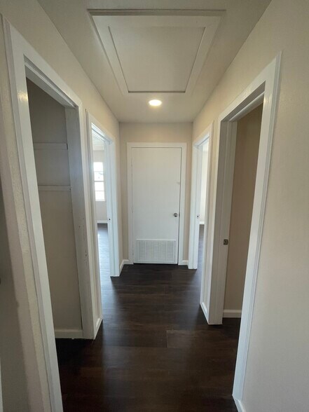 More Photos Of 100 W Wilson St, Valliant Hotel For Sale
