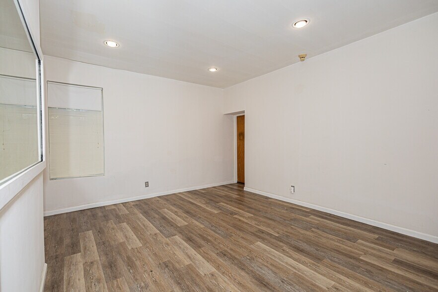 More Photos Of 215 High St, Mount Holly Office Residential For Lease