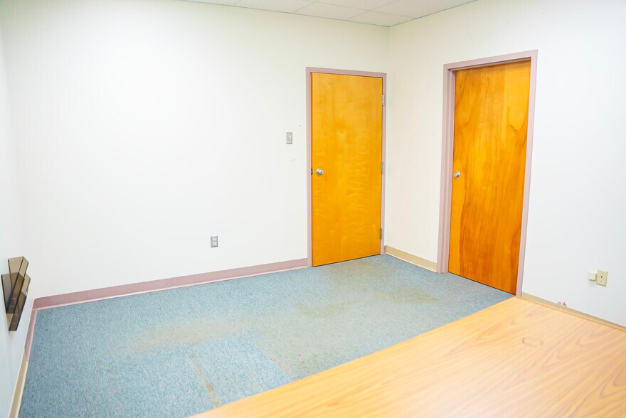 More Photos Of 1301 W Forest Grove Rd, Vineland Flex For Lease