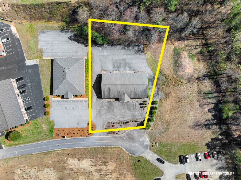 More Photos Of 135 Midway Dr, Cornelia Medical For Sale