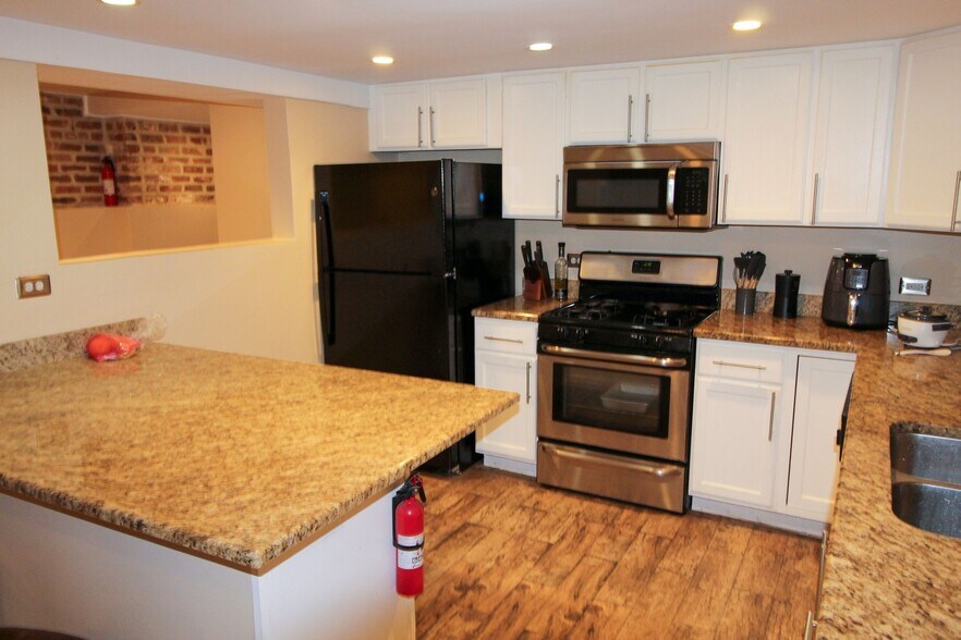 More Photos Of 815 S Bell Ave, Chicago Multifamily For Sale