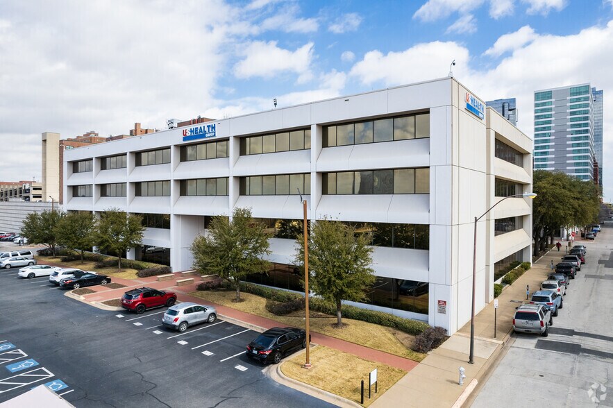 More Photos Of 300 Burnett St, Fort Worth Office For Lease