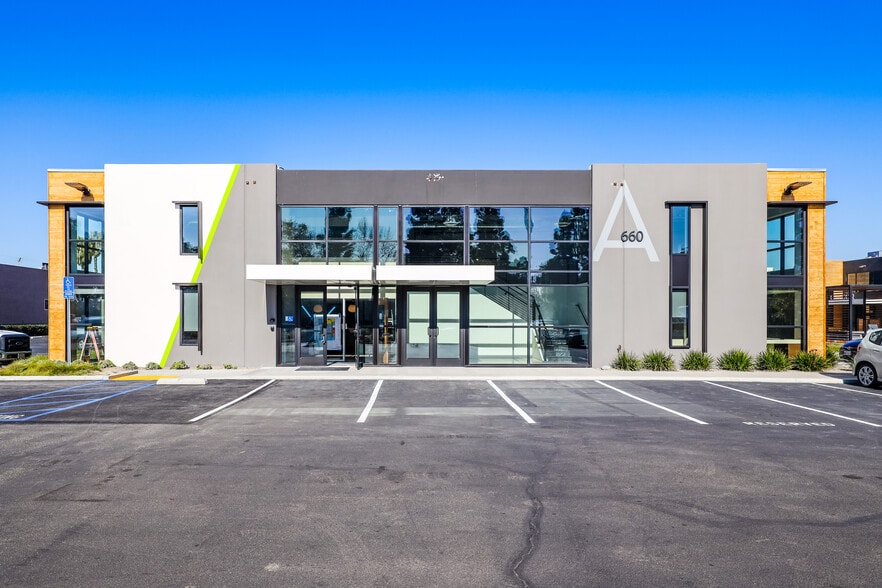 More Photos Of 660 W Baker St, Costa Mesa Hospital For Sale