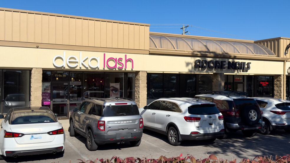 More Photos Of 2307-2375 Nicholasville Rd, Lexington Unknown For Lease