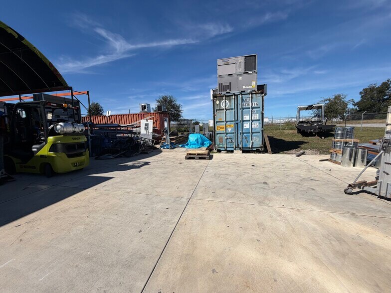Primary Photo Of 2300 Mayflower Ave, Apopka Warehouse For Lease