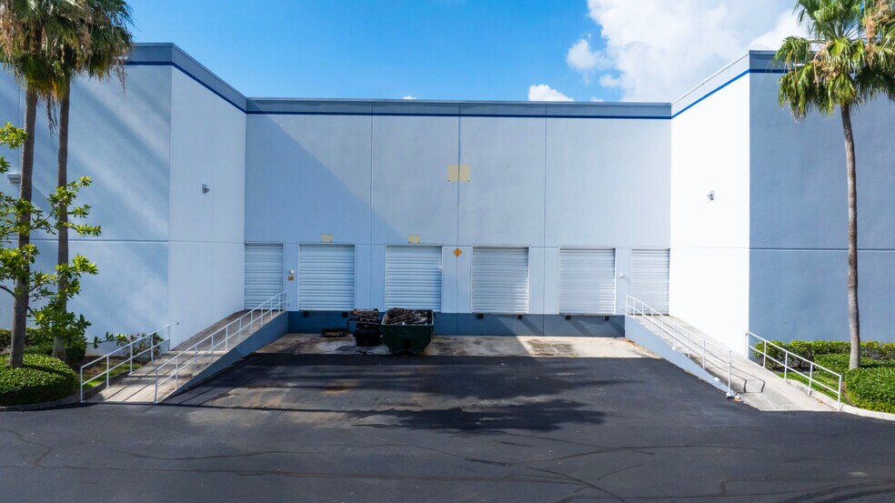 More Photos Of 1250 S Powerline Rd, Deerfield Beach Unknown For Lease
