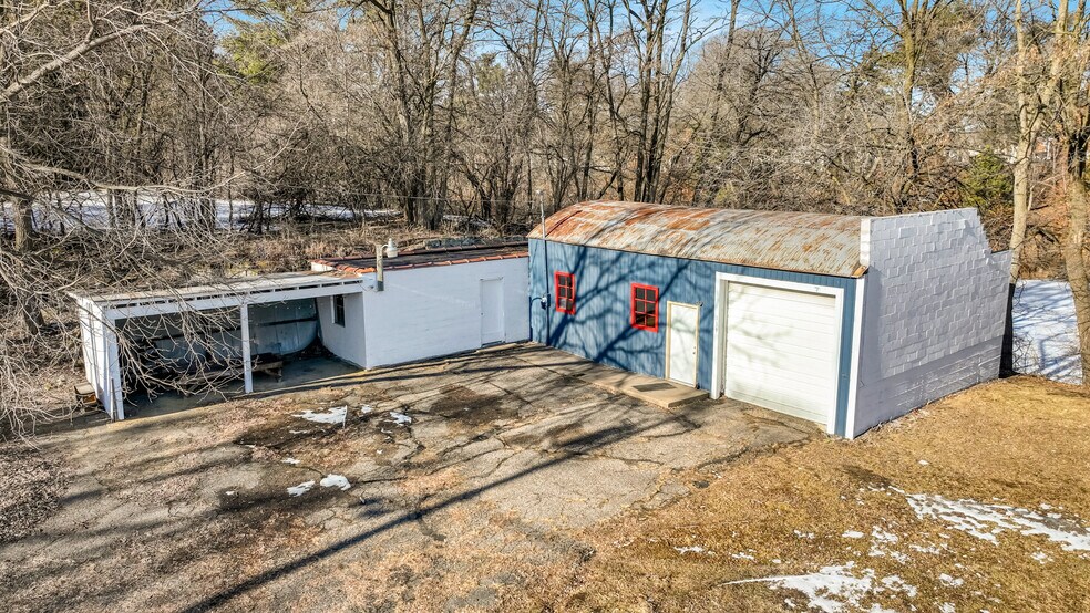 More Photos Of 119 Meadow Hill Dr, Menomonie Auto Repair For Sale