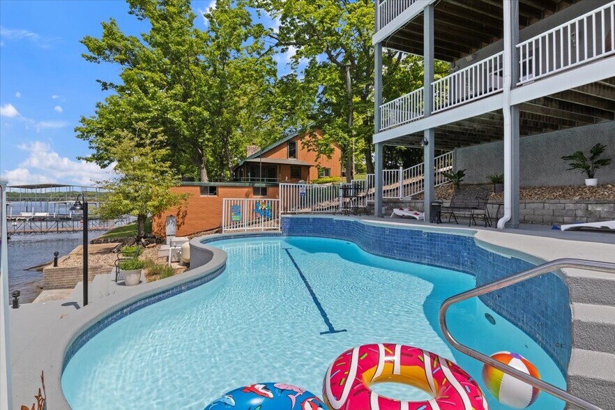 More Photos Of 415 Gardenia Cir, Sunrise Beach Hospitality For Sale