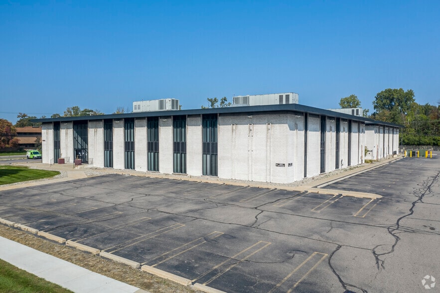 Primary Photo Of 16500 W 12 Mile Rd, Southfield Office For Lease