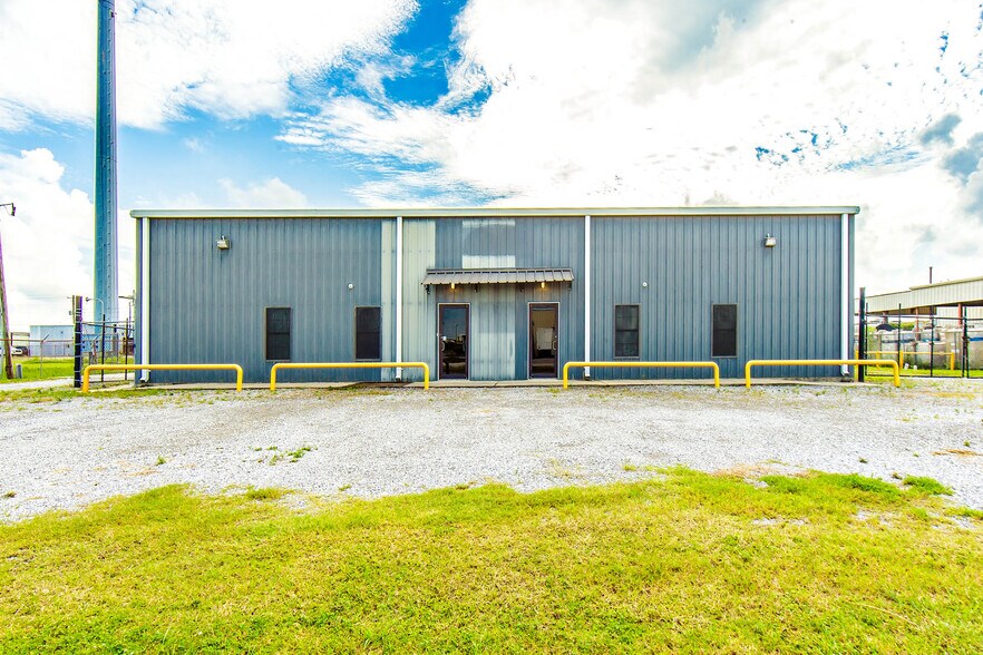 Primary Photo Of 2261 Denley Rd, Houma Warehouse For Sale