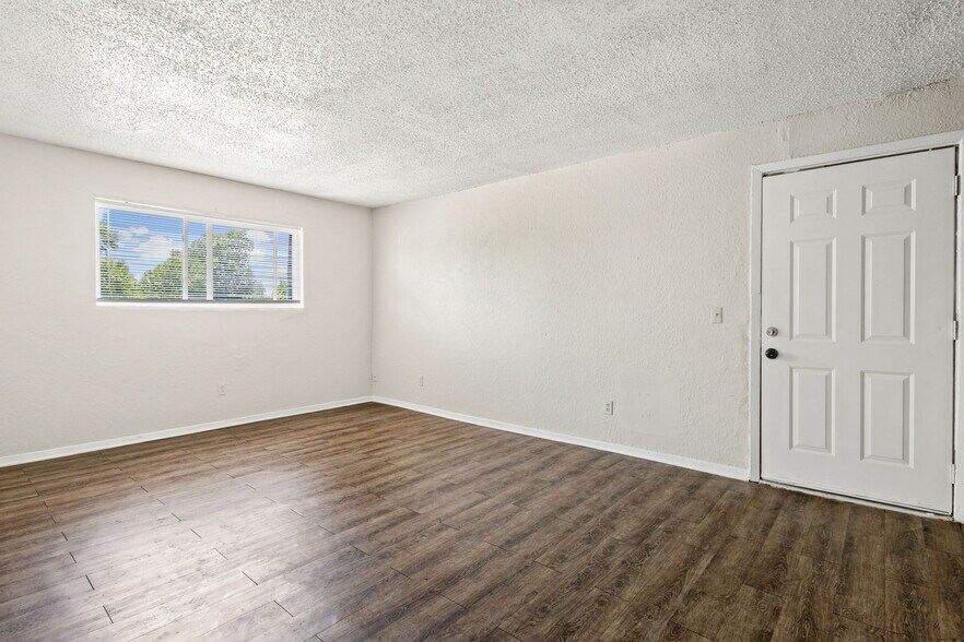 More Photos Of 7550 NW 10th St, Oklahoma City Apartments For Sale