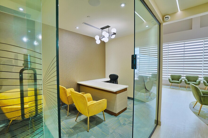 More Photos Of 1200 Derry Rd E, Mississauga Freestanding For Lease