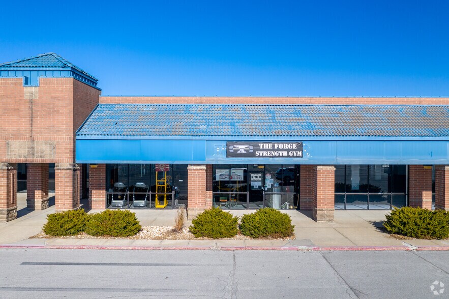More Photos Of 13720-13920 40 Hwy, Independence Storefront For Sale