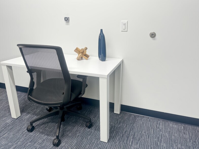 More Photos Of 5701 Truxtun Ave, Bakersfield Coworking Space