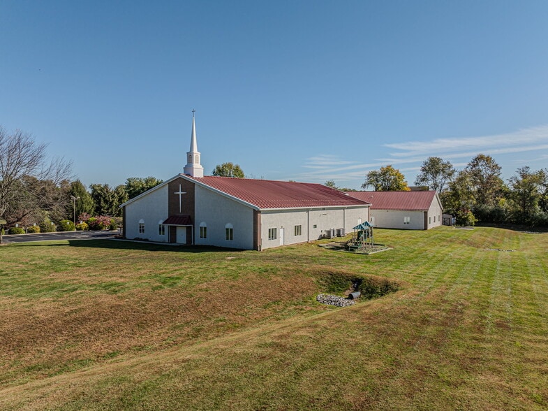 More Photos Of 2744 Red Lion Rd, Bear Religious Facility For Lease