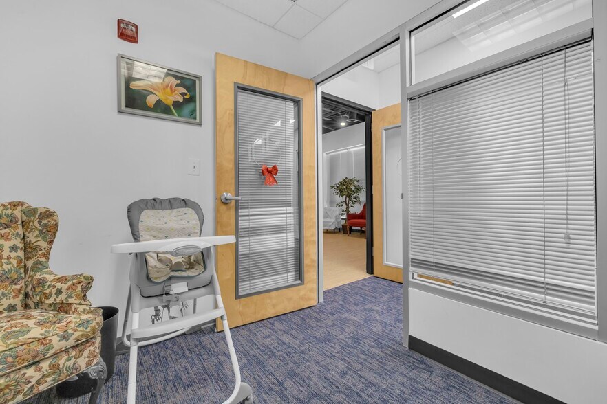 More Photos Of 459 Herndon Pky, Herndon Medical For Lease