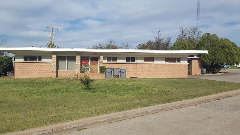 More Photos Of 801-809 NW Pershing Dr, Lawton Medical For Sale