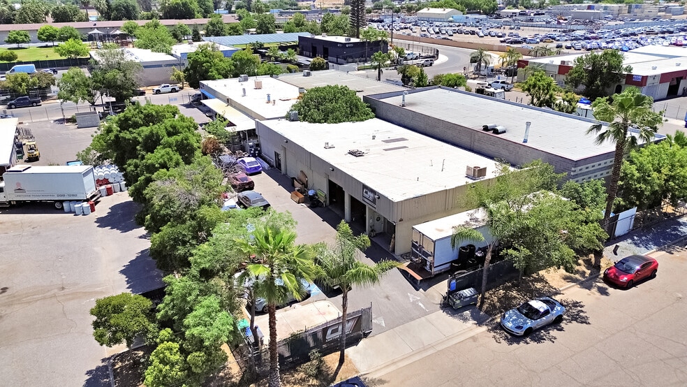 Primary Photo Of 2152 N Briarwood Ave, Fresno Warehouse For Sale