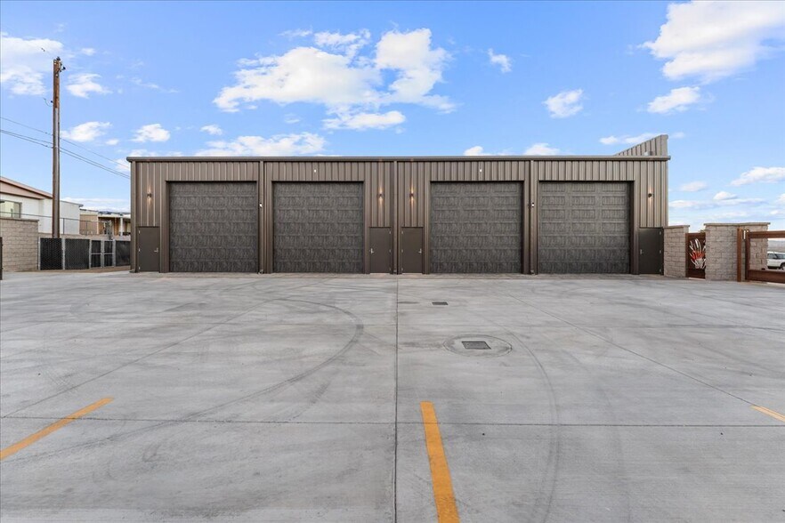 More Photos Of 3388 London Bridge rd, Lake Havasu City Industrial For Sale
